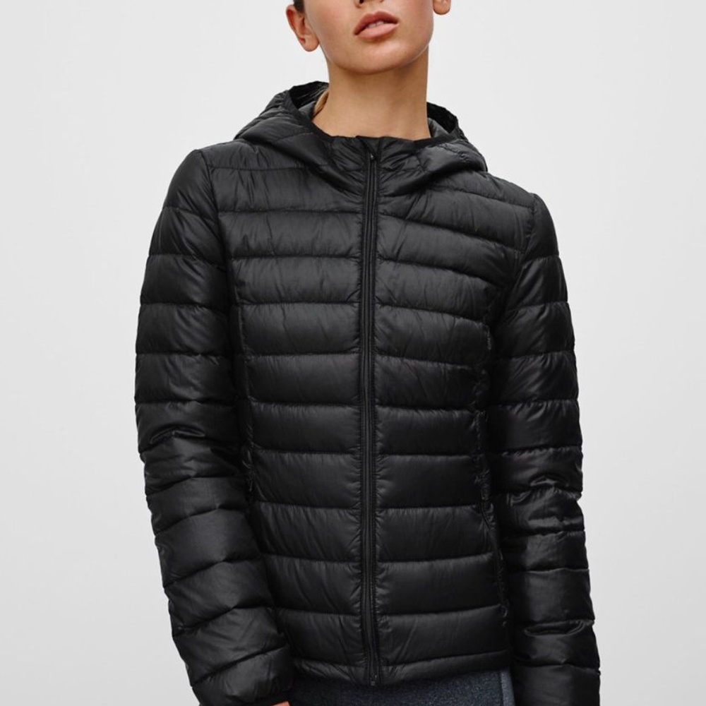 Aritzia Parklife Black Puffer Jacket M